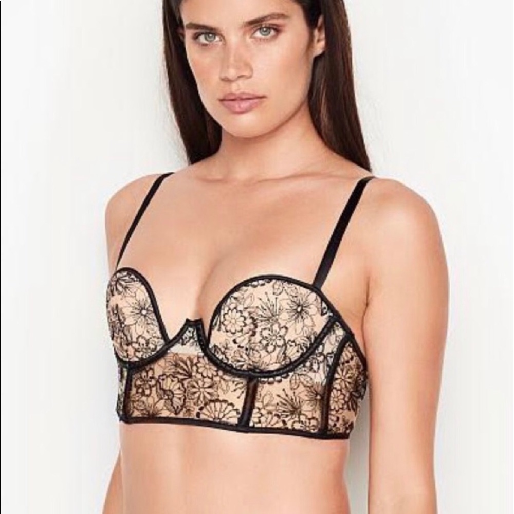 Victoria’s Secret Long-lined Embroidered Bra NWT